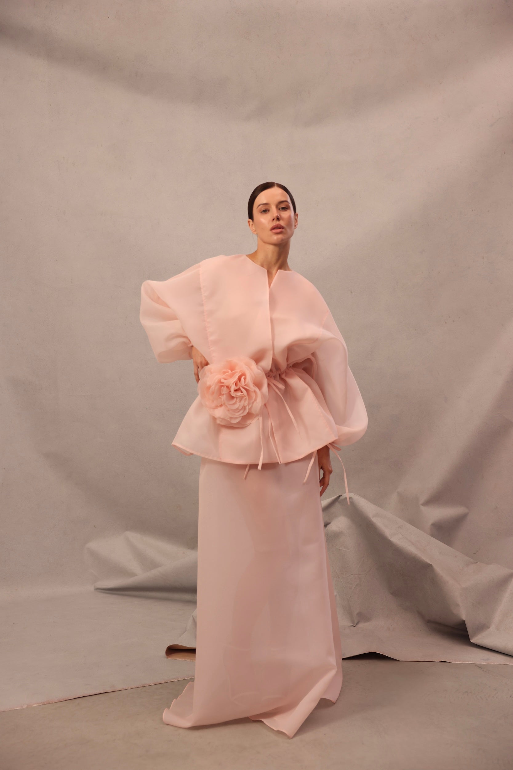 Full-length view of Set Comte in pink-peach color by Lafatale Atelier
